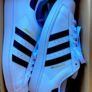 Adidas superstar 8.5M